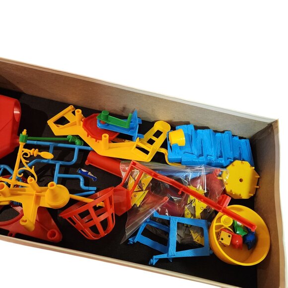 Vintage Milton Bradley Mouse Trap Board Game Complete Ages 6+ Family Fun 2-4 Pla - Picture 2 of 2